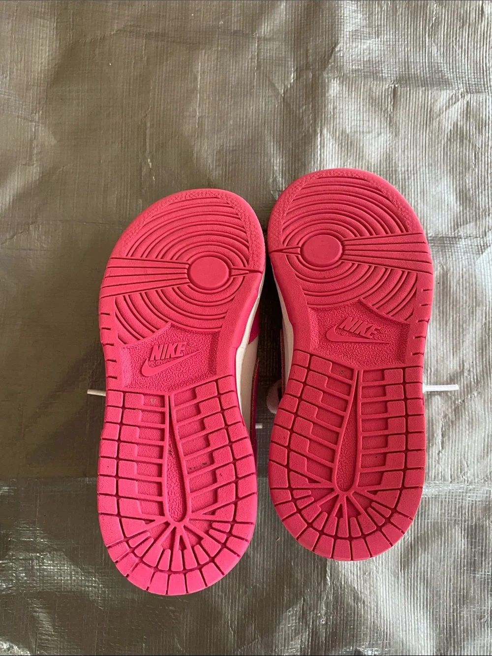 Kid Girls Nike Dunk Low Laser Fuchsia Pink and White Athletic Sneakers Size 13
